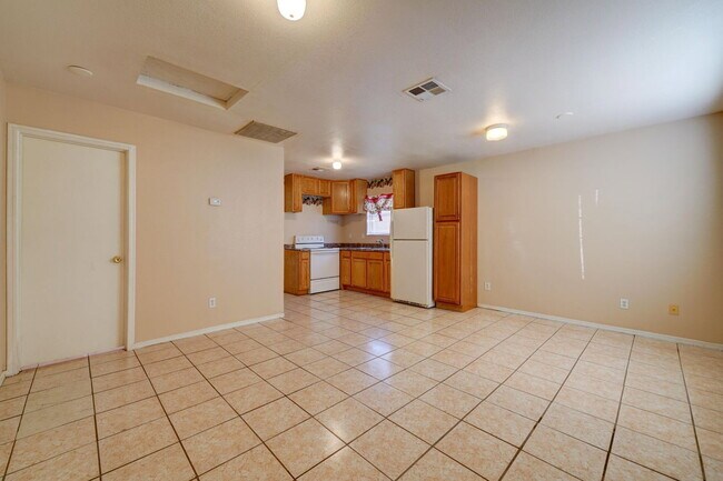 Building Photo - 102 Adams St