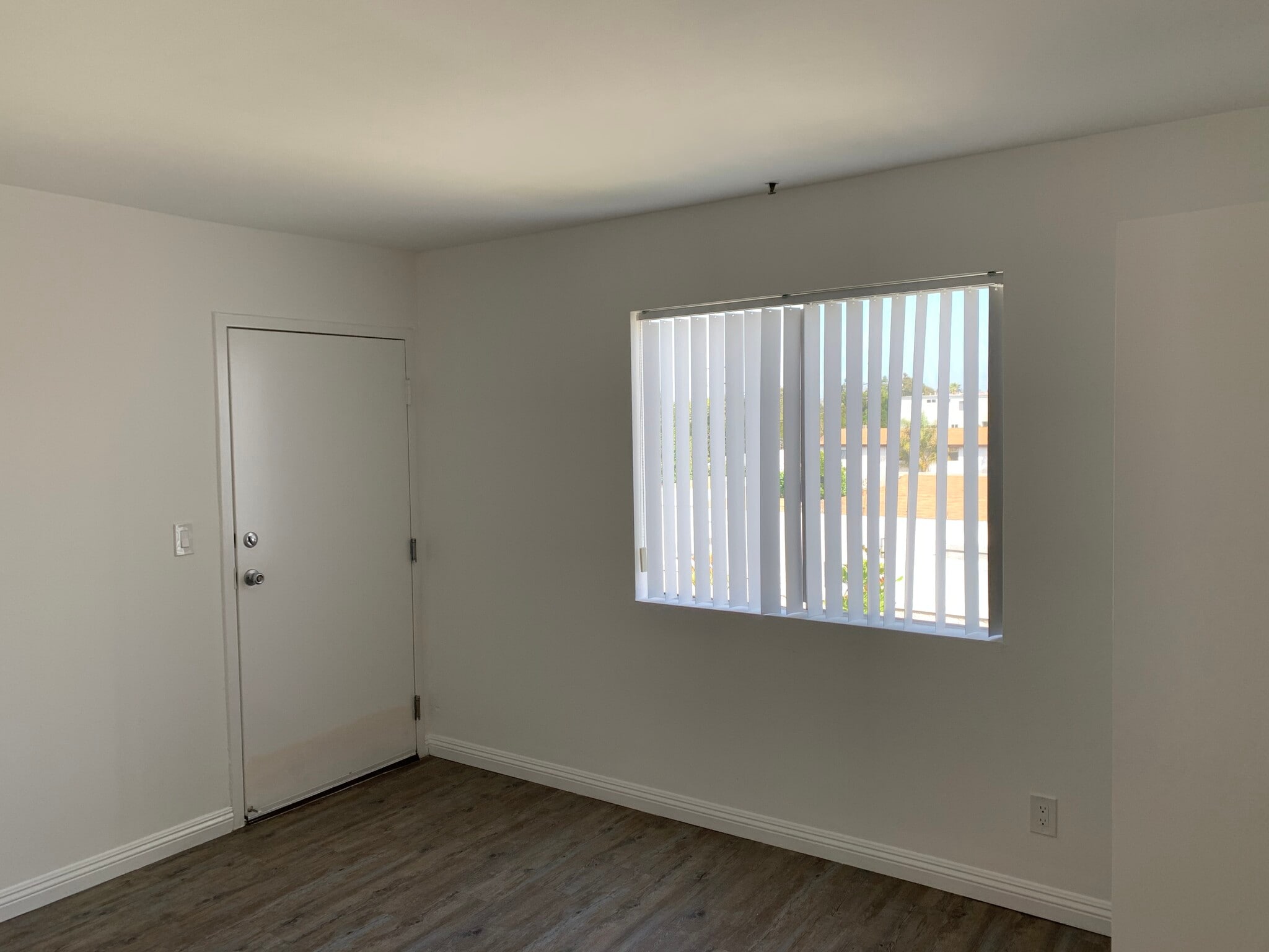 Building Photo - 4424 S Centinela Ave