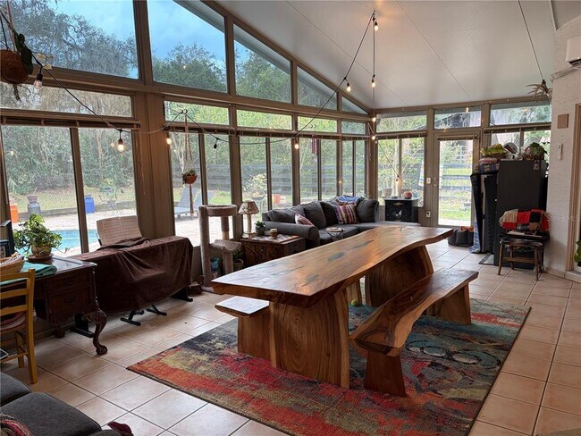 Building Photo - 3205 SE 23rd Pl