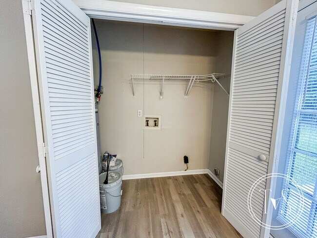 Building Photo - 258 Garden Cir