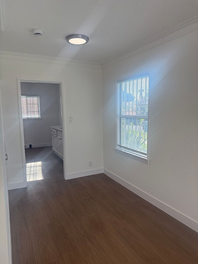 Building Photo - 2918 11th Ave