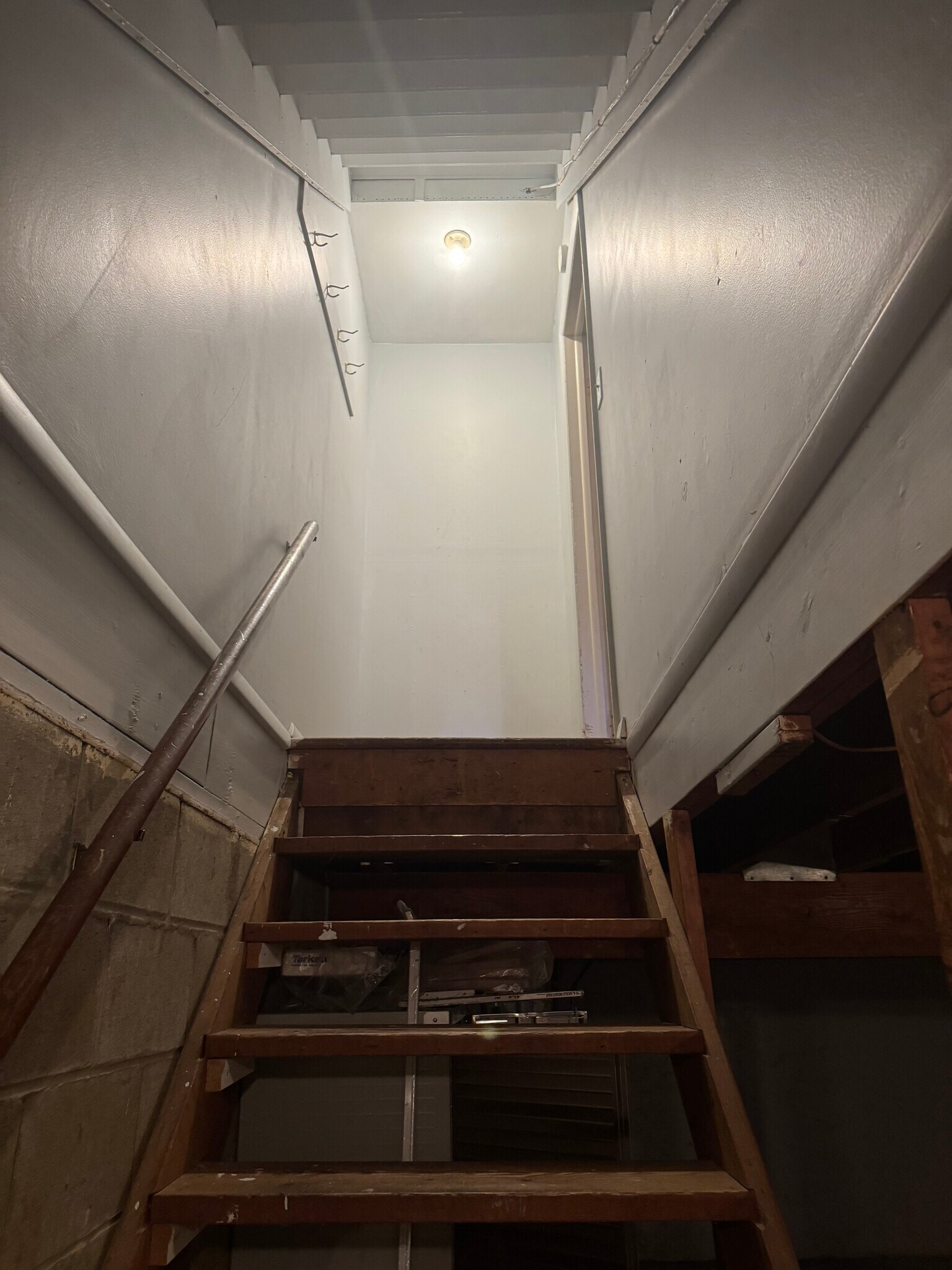 Building Photo - 219 W Elm St