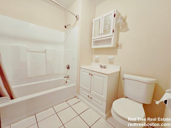 Building Photo - 243 Callender St