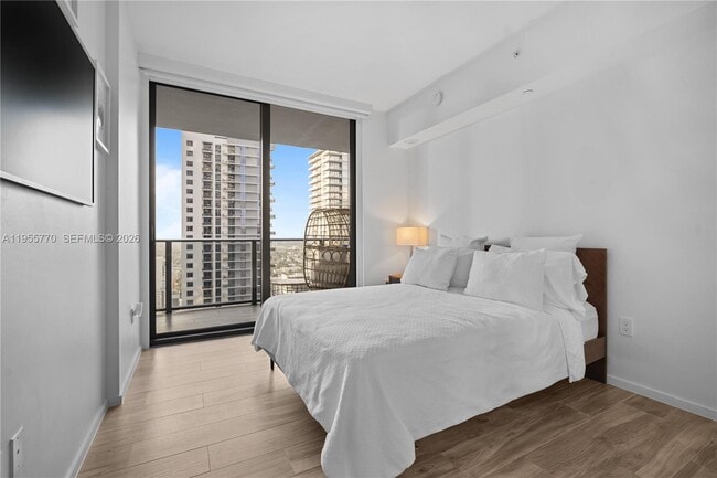 Building Photo - 801 S Miami Ave