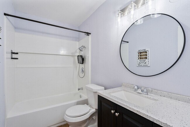 Building Photo - Vacant