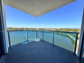 Building Photo - 2641 N Flamingo Rd