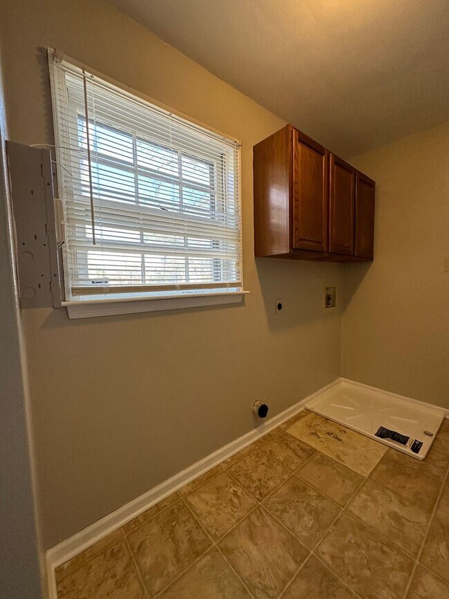 Building Photo - Virginia Beach-Wesleyan Pines Single Famil...