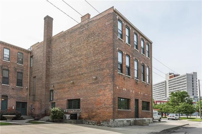 Building Photo - 970 Fort Wayne Ave
