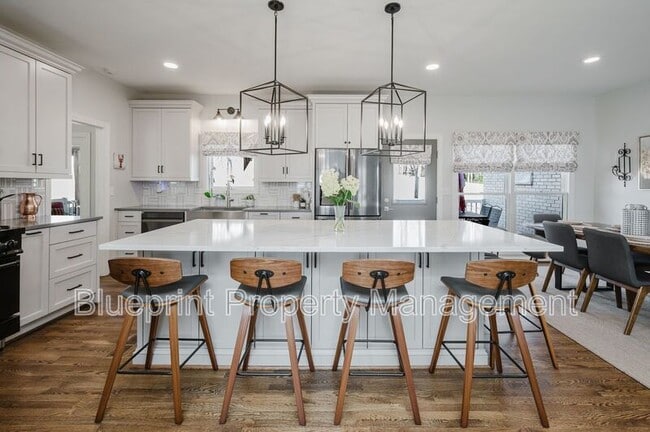 Building Photo - 5012 Wendover Dr