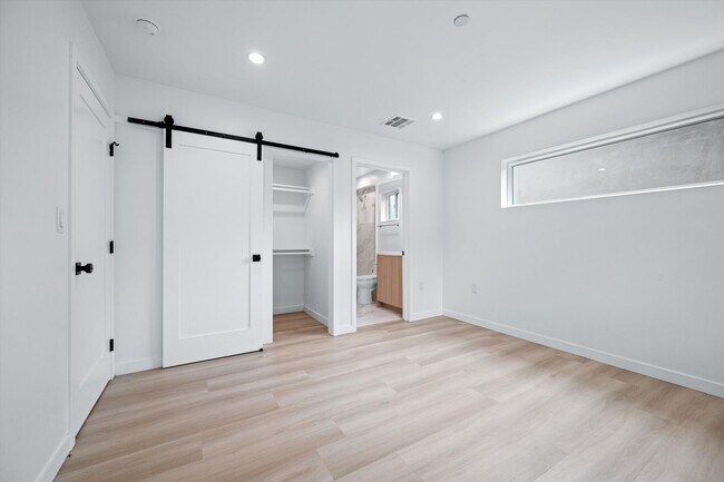 Building Photo - 1840 Stoner Ave