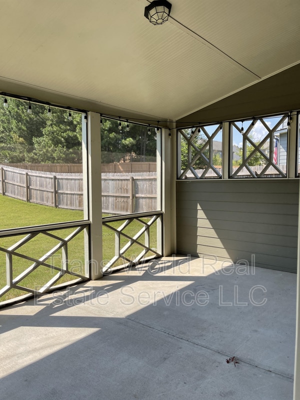 Building Photo - 7531 Silk Tree Pointe