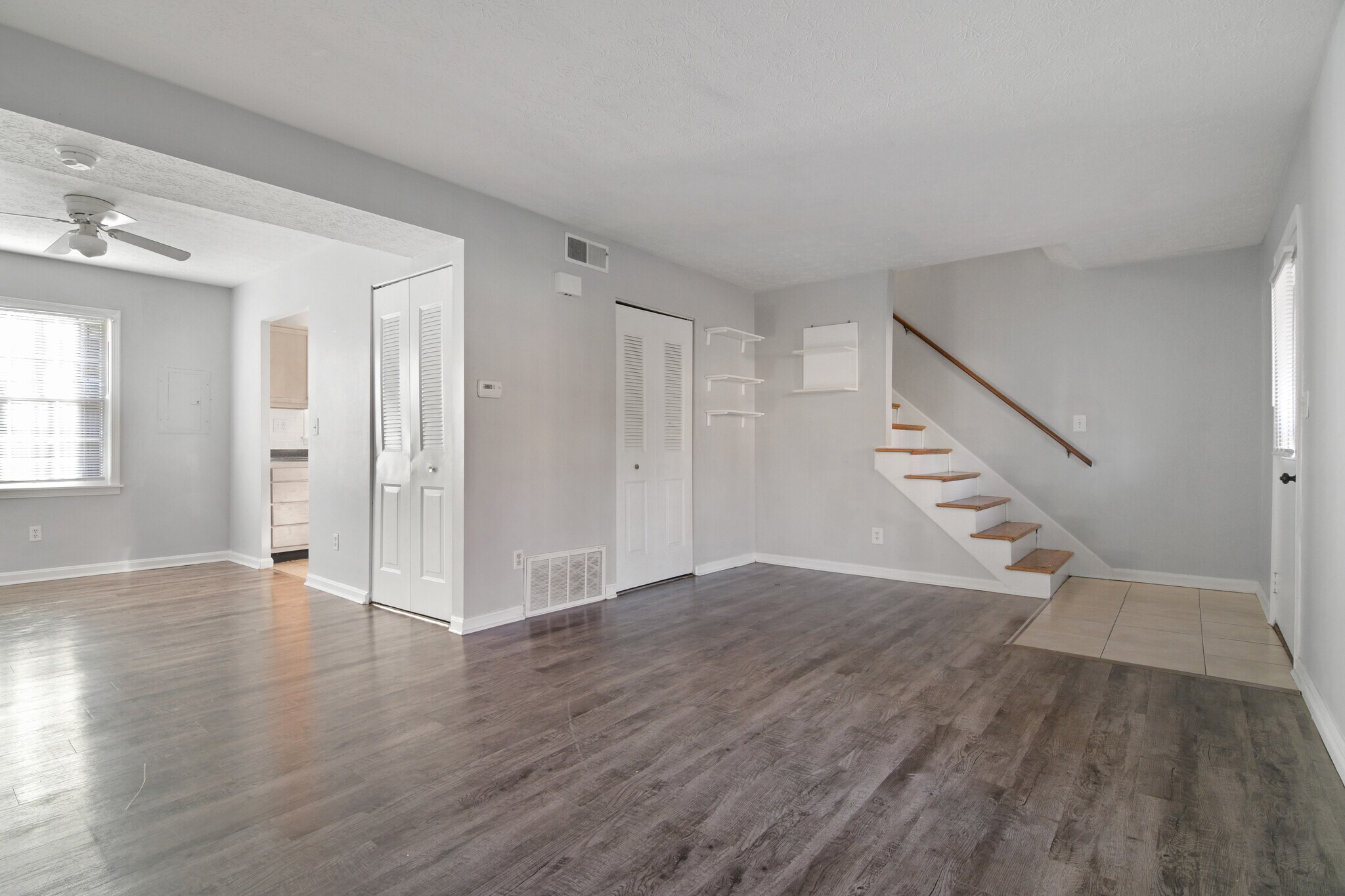 Building Photo - 402 W Hill St