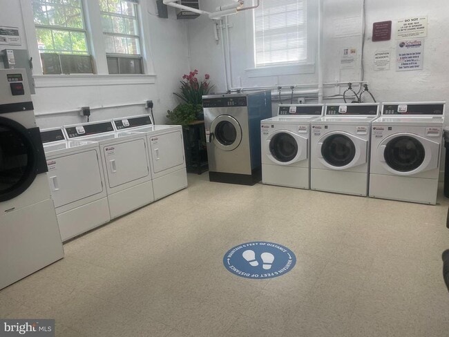 Building Photo - 1900 Key Blvd