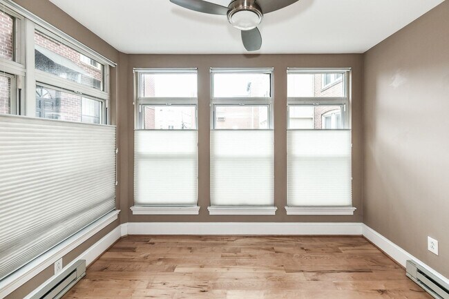Building Photo - Luxury Two Bedroom near DuPont + Parking