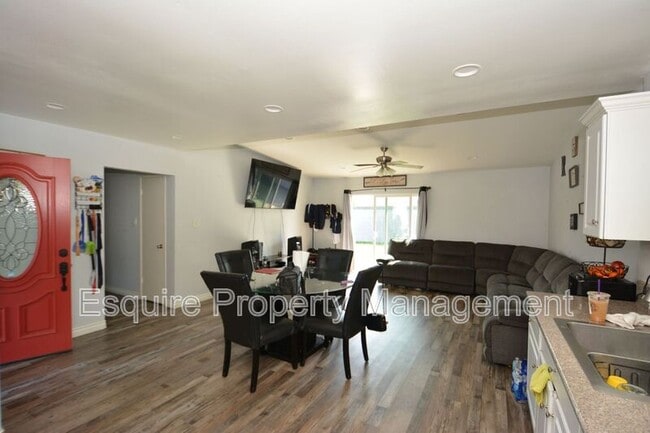 Building Photo - 1500 Ukiah St