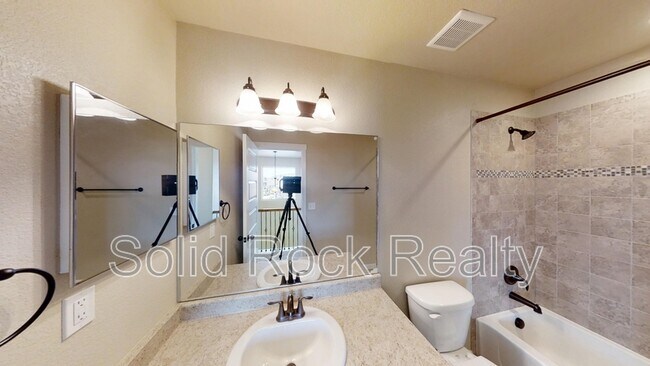 Building Photo - 1145 Antrim Loop