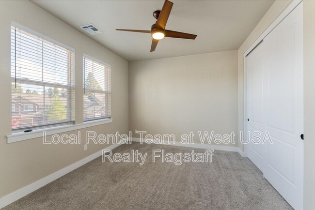 Building Photo - 3223 S Beringer Ln