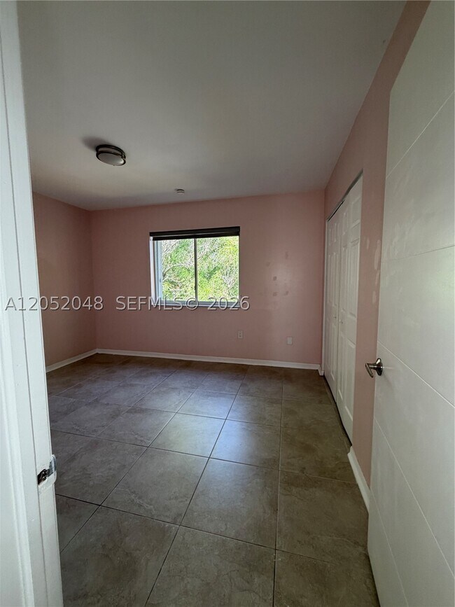 Building Photo - 551 NW 82nd Ave