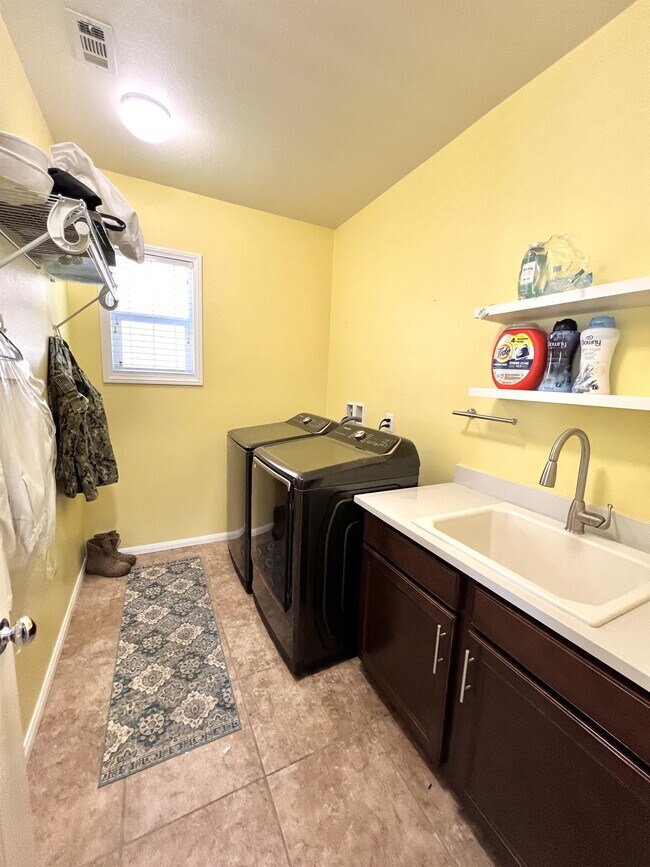 Building Photo - 28891 Brookhill Ct