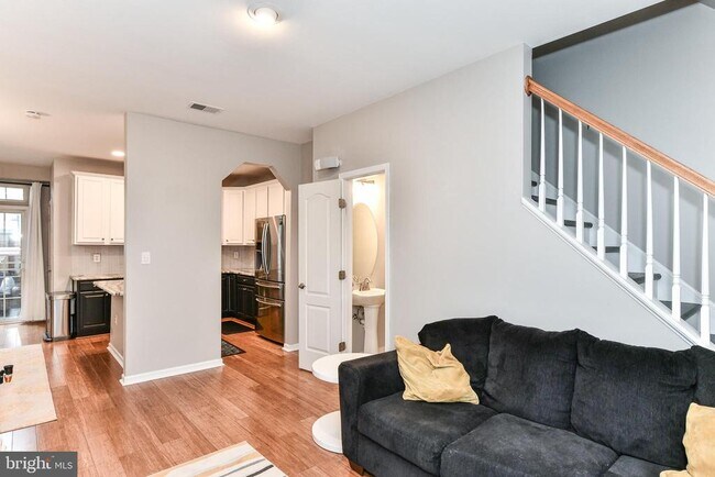 Building Photo - 5102 Donovan Dr