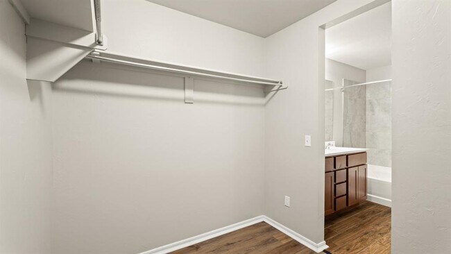 Building Photo - 621 Christian Ln