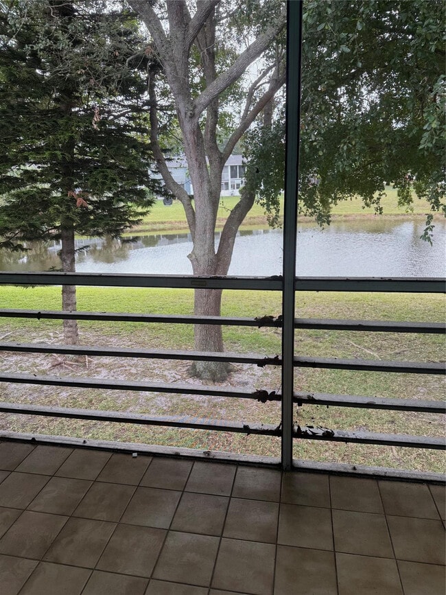 Building Photo - 476 Tilford V