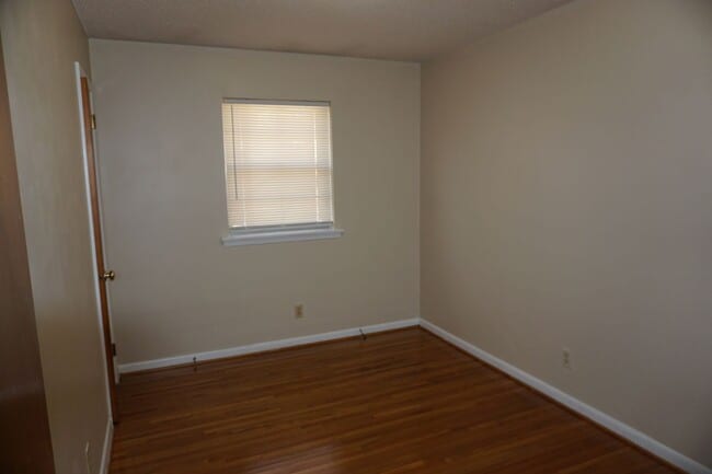 Building Photo - 77 Somerset Dr