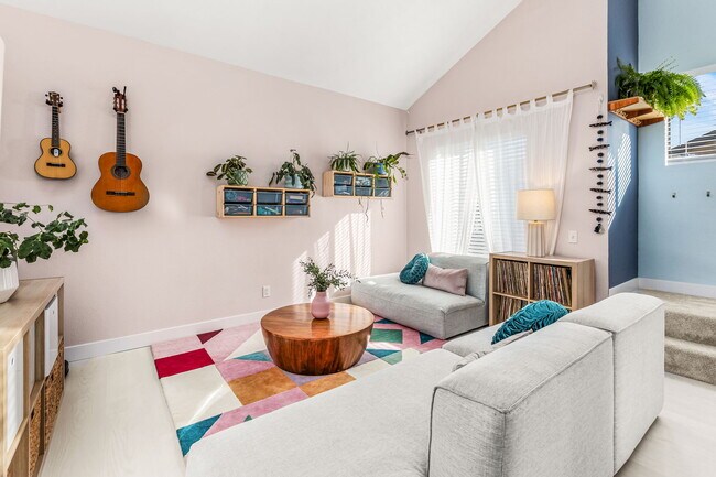 Building Photo - 3650 Avocado Village Ct