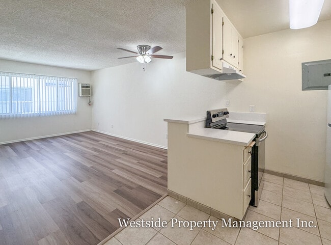 Building Photo - 11360 Iowa Ave