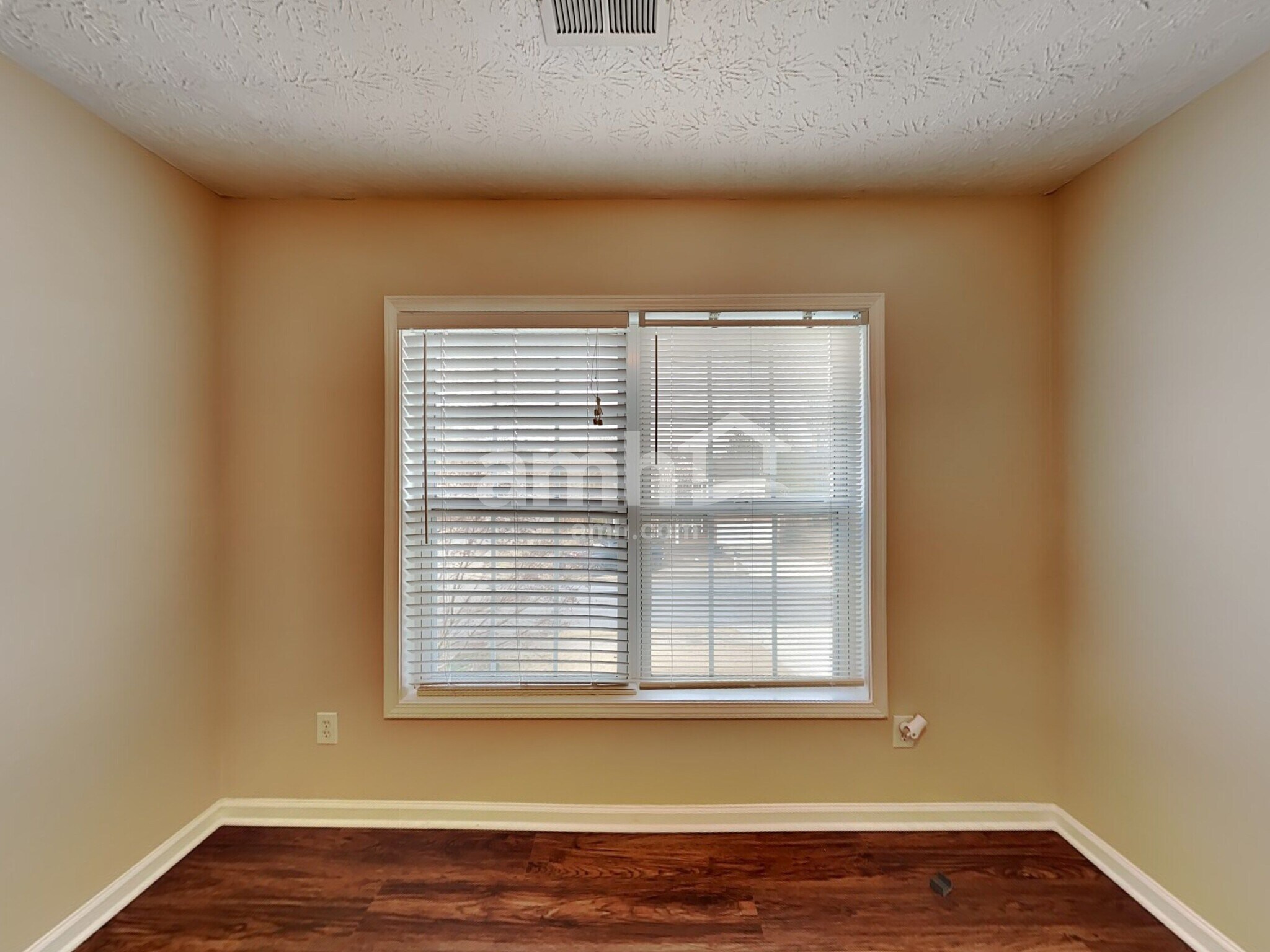 Building Photo - 732 Winbrook Dr