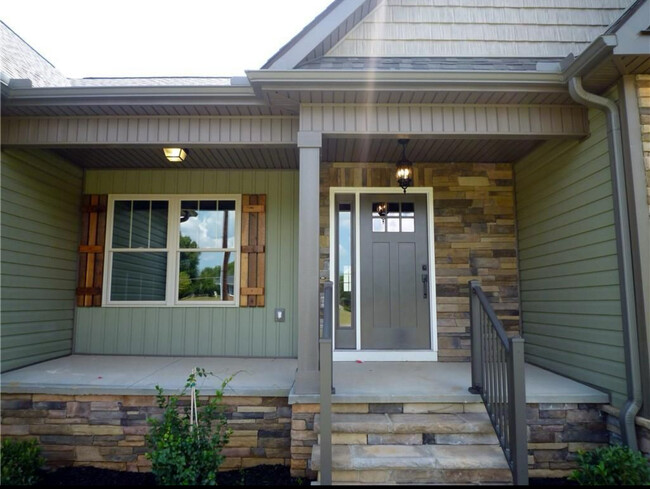 Building Photo - 100 Amberwood Dr
