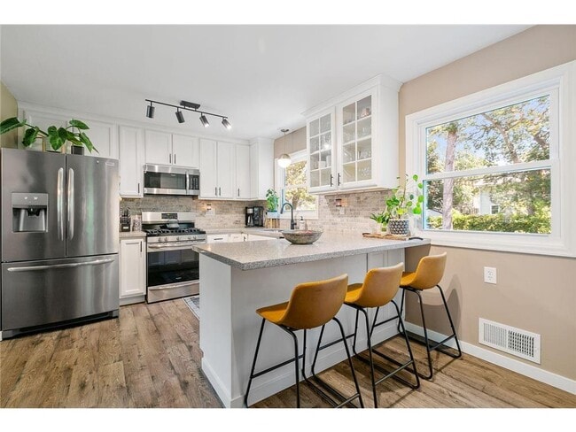 Building Photo - 1620 Winnetka Ave N