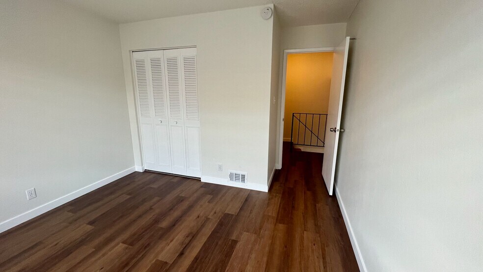 Building Photo - 1342 Shawn Dr