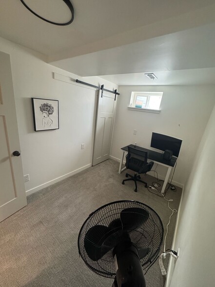 Office - 922 E 400 N