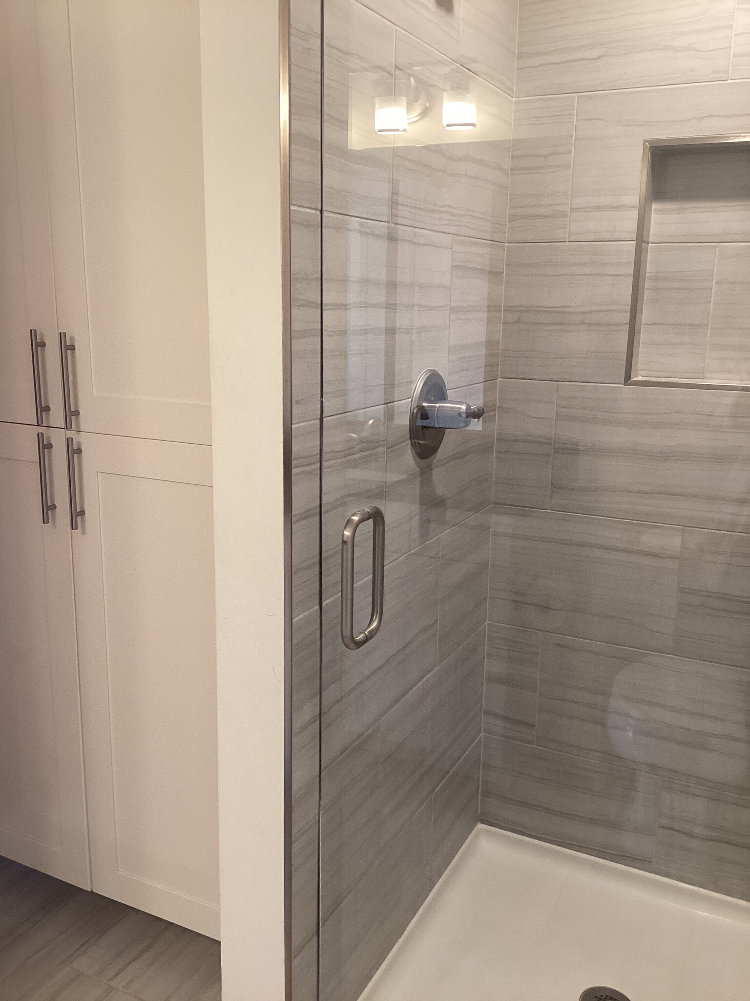 Building Photo - 2835 W Parkside Pl