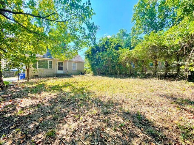 Building Photo - 127 Aurora Dr