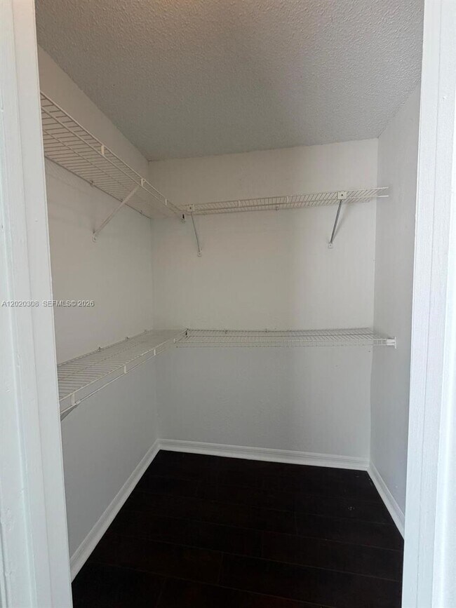 Building Photo - 12950 Vista Isles Dr