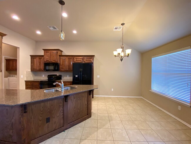 Building Photo - 812 Liberty Mesa Ct