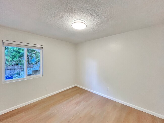 Building Photo - Beautiful 1BD/1BA Fully Remodeled Unit w/ ...