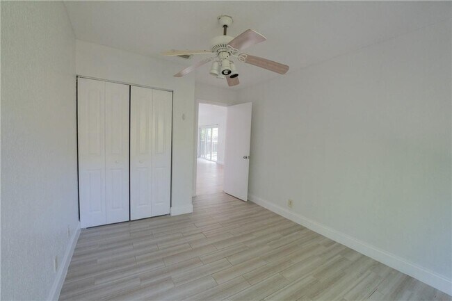 Building Photo - 5332 NW 29th Ct