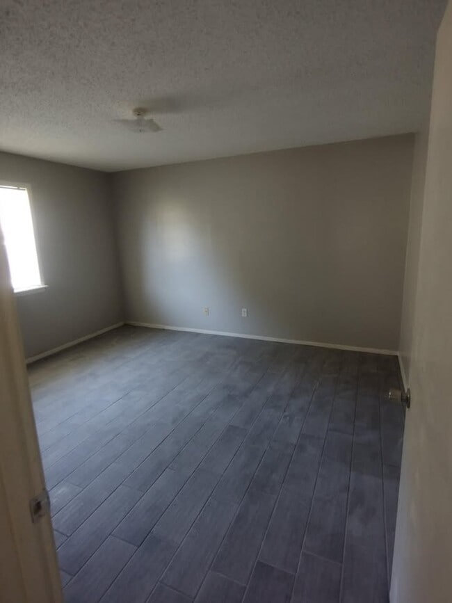 Building Photo - 8302 El Cerrito Dr