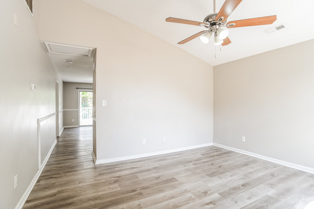 Building Photo - 910 Milkfarm Ct