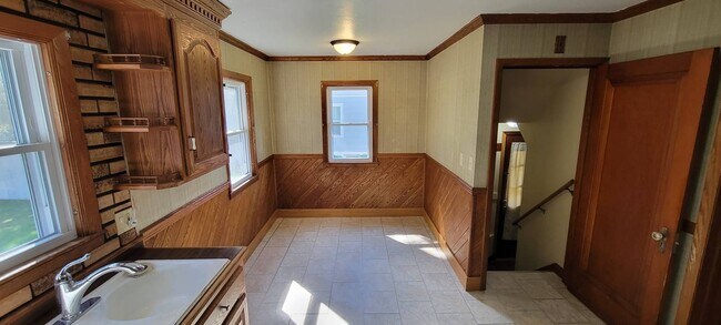Building Photo - 3 Bed 1 Bath Single Family Home in Rhinelander