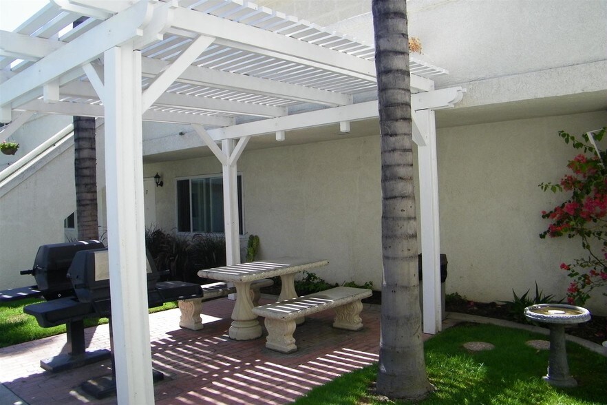 Norwalk Terrace Apartments 7411 Norwalk Blvd Whittier CA 90606