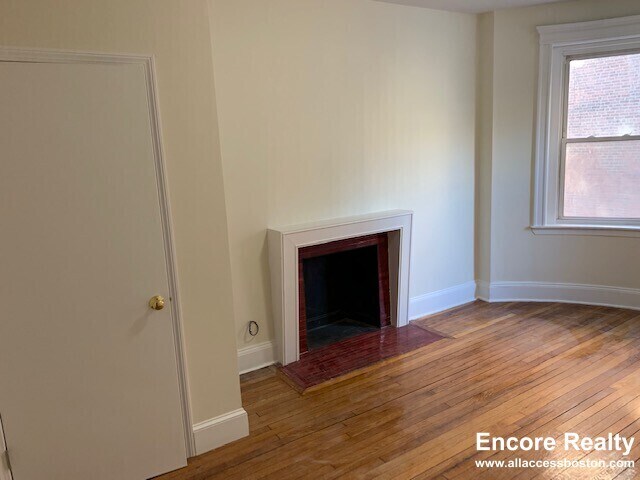 Building Photo - 1788 Beacon St