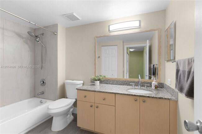 Building Photo - 2486 Centergate Dr