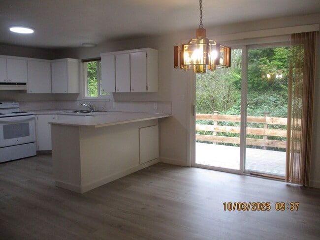 Building Photo - 821 VAL VISTA DR.,  MONTESANO, WA  98563