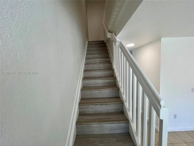 Building Photo - 1550 NE 33rd Ave