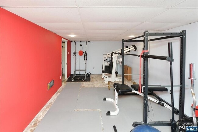 Building Photo - 483 Mt Prospect Ave