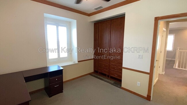 Building Photo - 416 E Solare Ave
